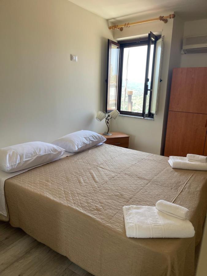 Casa Vacanza Antico Baglio Castelbuono  Eksteriør billede